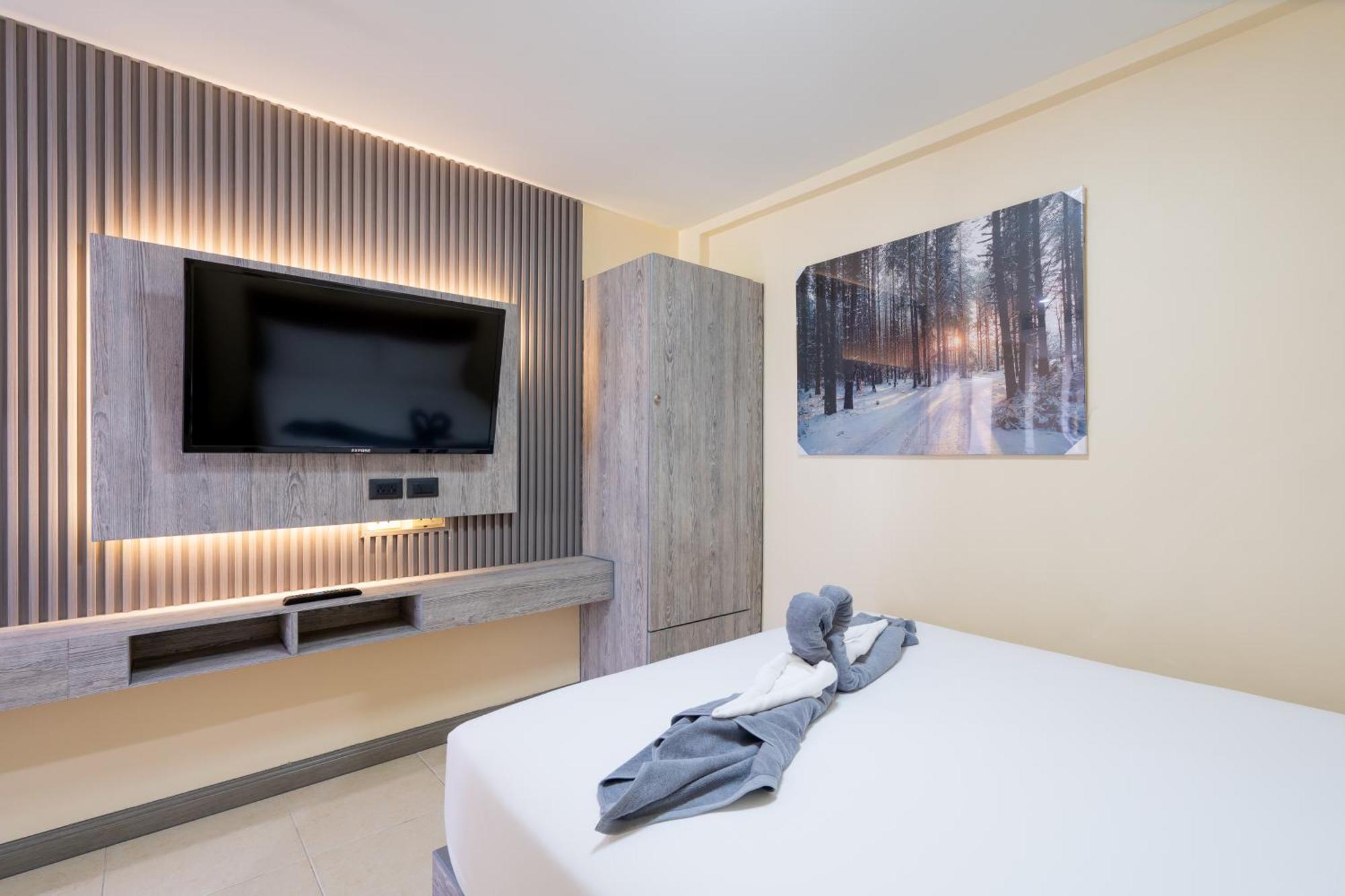 Square One Hotel Patong Eksteriør billede