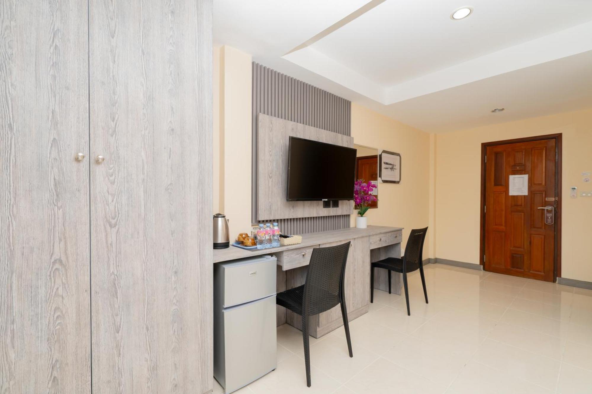 Square One Hotel Patong Eksteriør billede