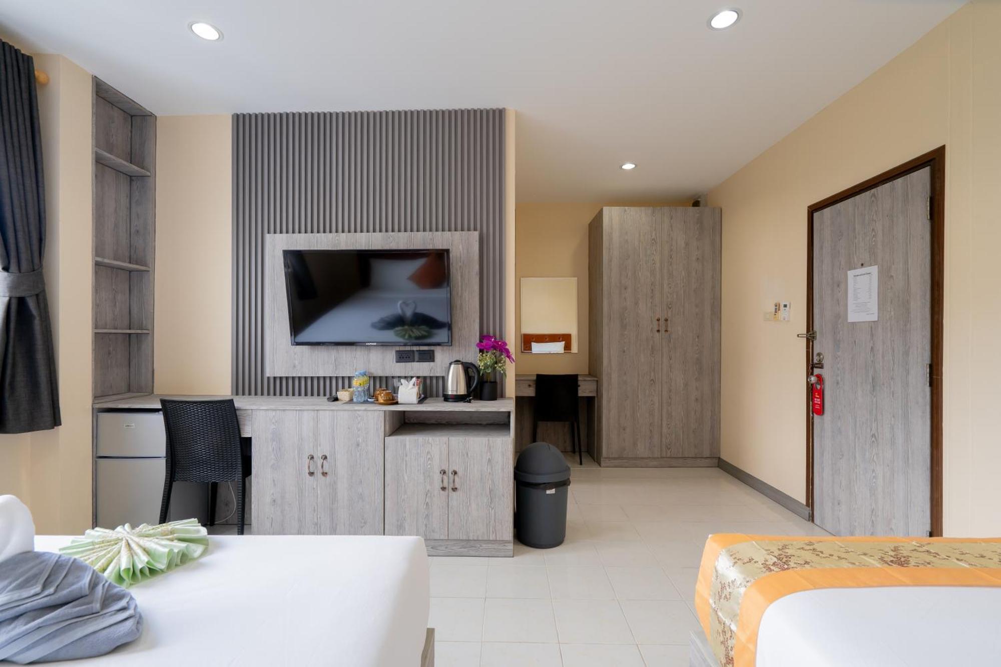 Square One Hotel Patong Eksteriør billede
