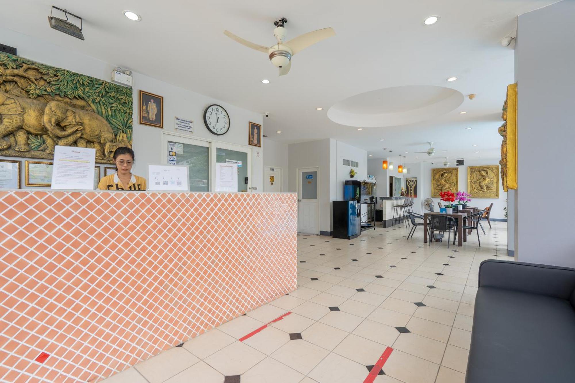 Square One Hotel Patong Eksteriør billede