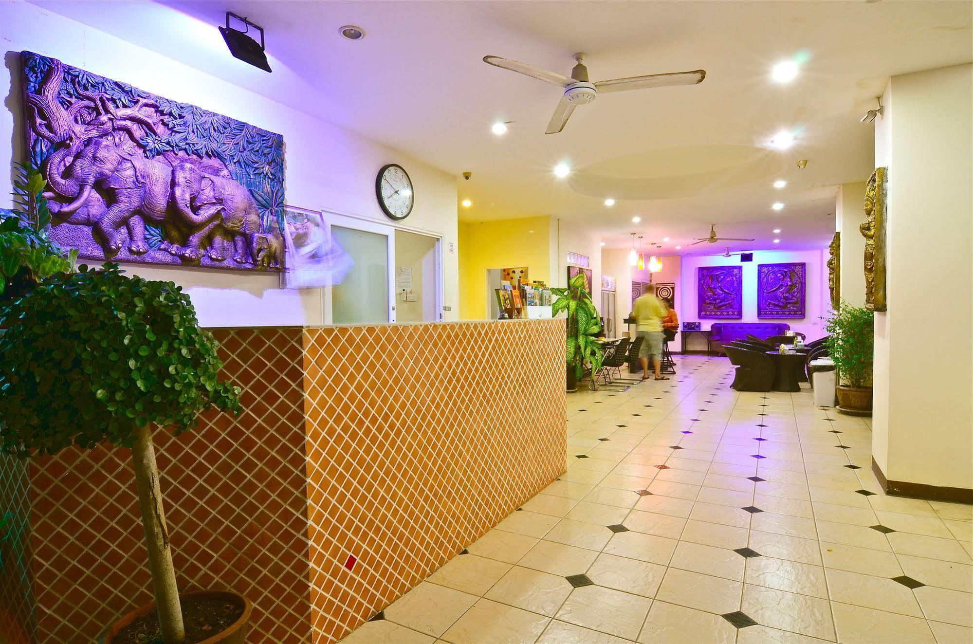Square One Hotel Patong Eksteriør billede