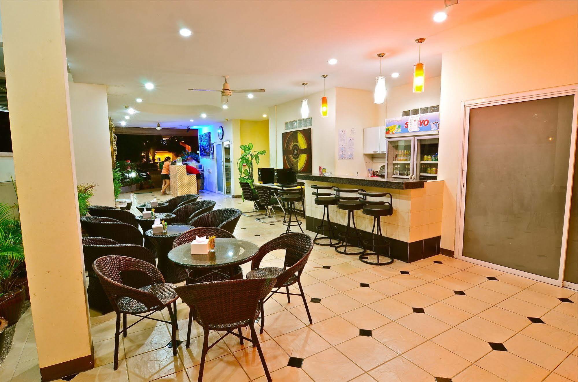 Square One Hotel Patong Eksteriør billede